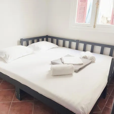 Apartment Under The Rock Of Acropolis By Yha Athens
